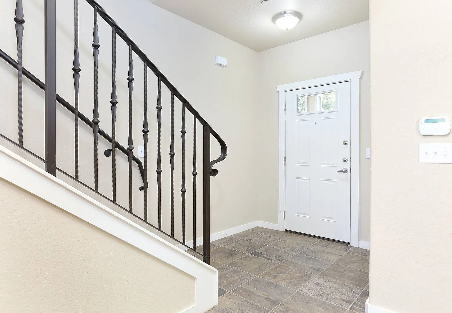 3 bed, 2.0 bath, 1679 sqft, $1,700 — Photo 4