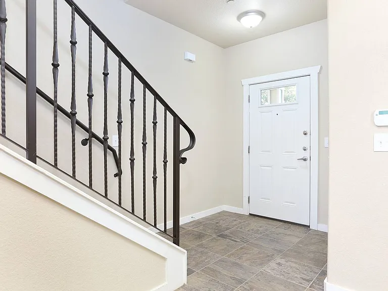 211 Circle Ct — Photo 4