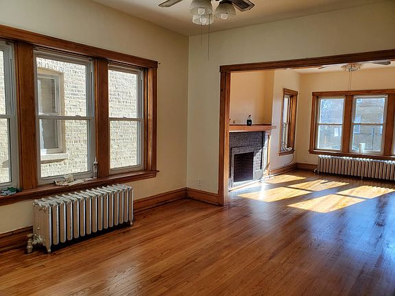 2nd image of 3736 W Cornelia Ave #1F
