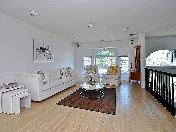 2nd image of 137 Scott Dr