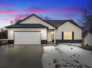 6 Redbud Cir, Jonesburg, MO 63351