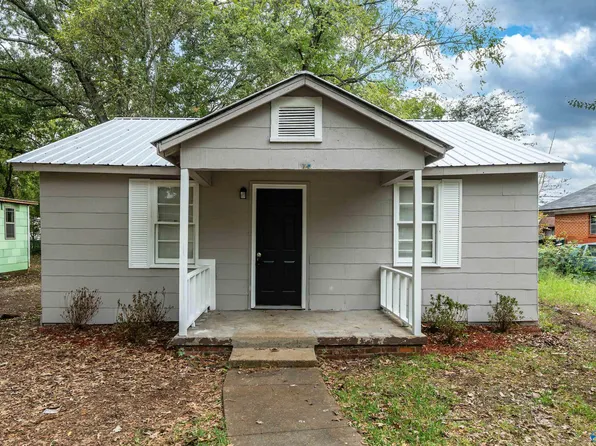 523 12th Ave NW, Decatur, AL 35601