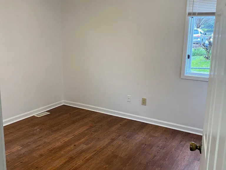 229 Maple St NW — Photo 7