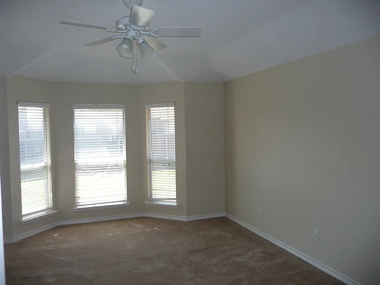 5601 Tulip Dr — Photo 17