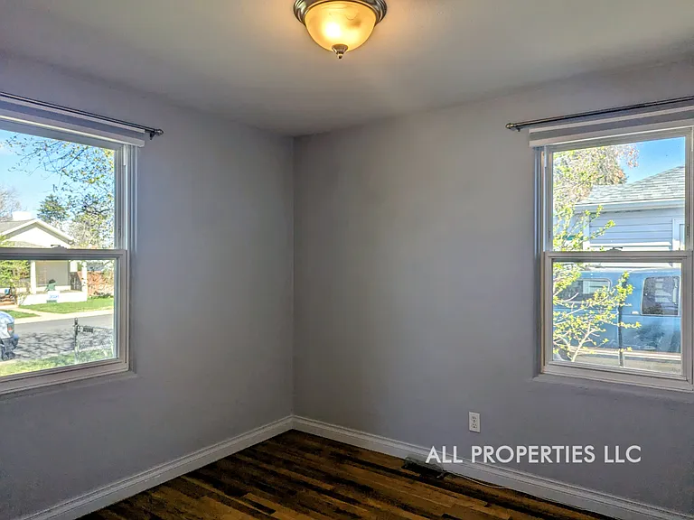 4544 S Grant St — Photo 10