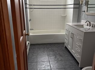 (Undisclosed Address), North Andover, MA 01845