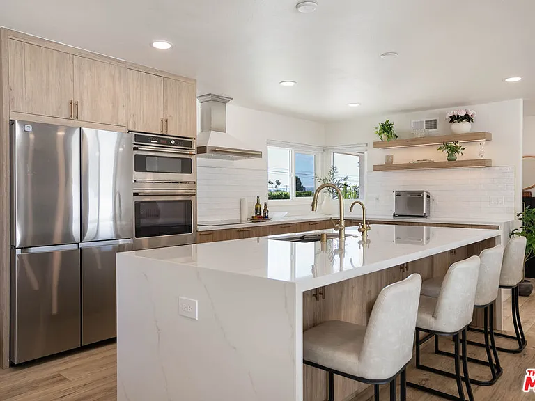 12831 Red Hill Ave — Photo 15