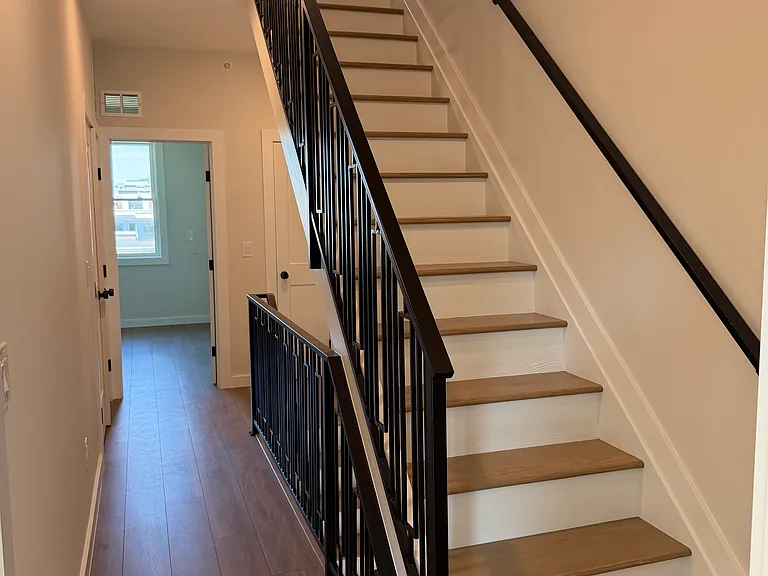 1513 W Stiles St #2 — Photo 21