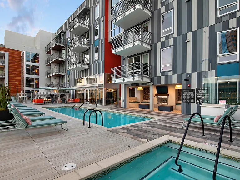 AMLI Park Broadway — Photo 17