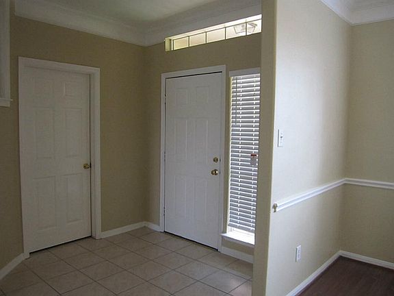 2nd image of 3302 Stratford Pointe Dr