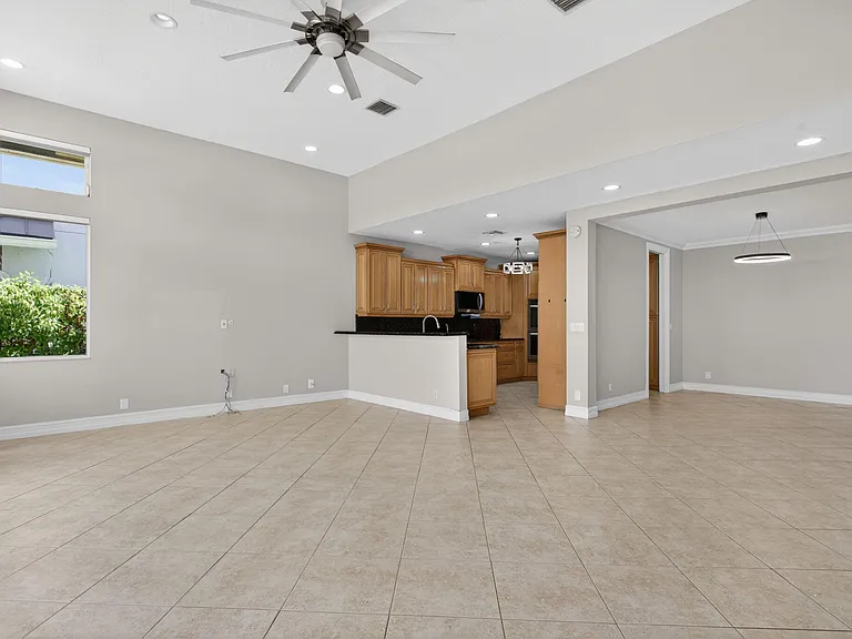 4901 NE 29th Ave — Photo 27