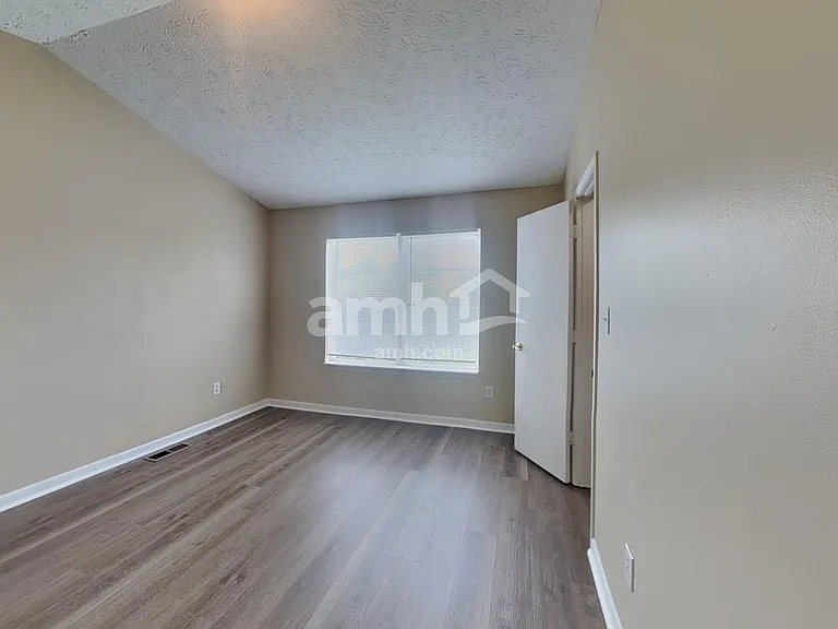 6763 Wimbledon Dr — Photo 11