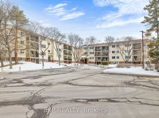 6470 Bilberry Dr #104, Ottawa, ON K1C 4P1