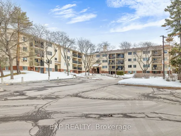 6470 Bilberry Dr #104, Ottawa, ON K1C 4P1