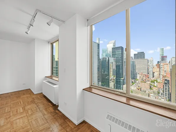 236 East 47th Street image 8 of 14