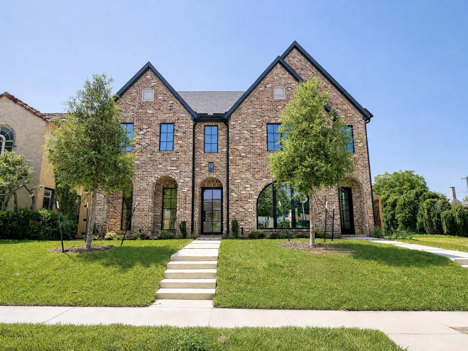 5 bed, 3866 sqft, $12,000 — Photo 1