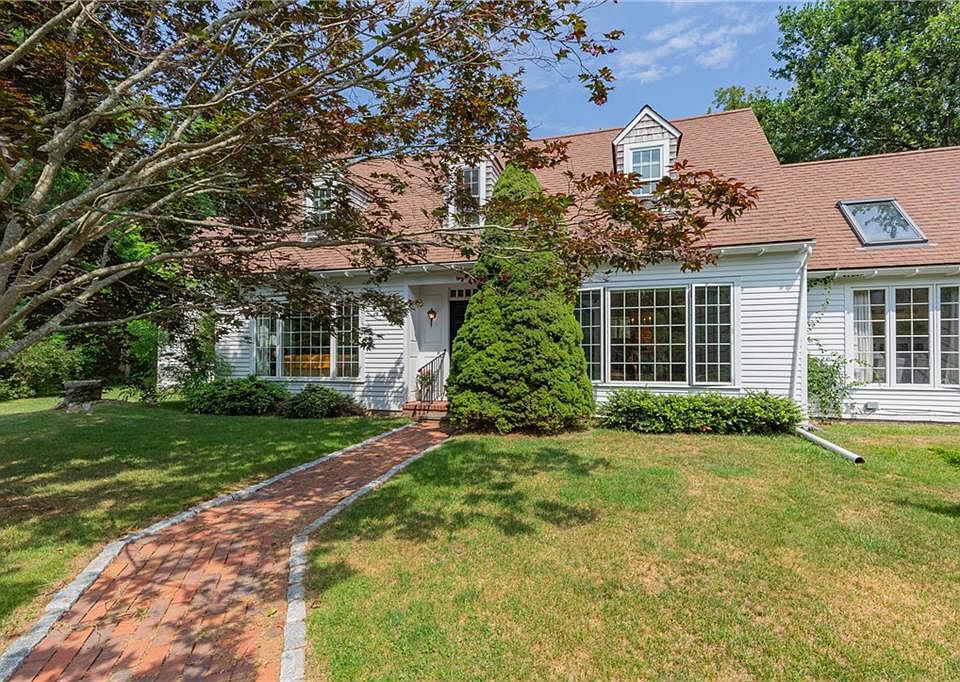 8 Howland Ave, Middletown, RI 02842 Zillow