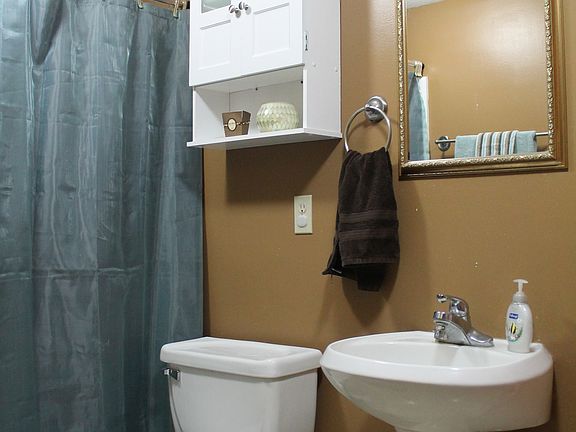 2nd Bathroom
