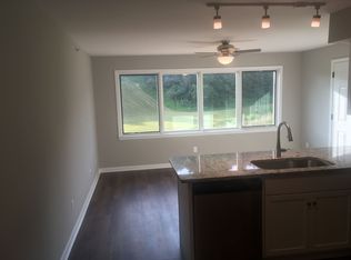 124 Atkins Farm Ln APT 201, Marion, VA 24354