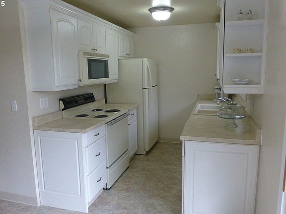 5th image of 8501 NE Benton Dr