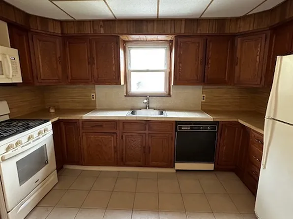 18 Pulaski St #B, Bloomfield, NJ 07003