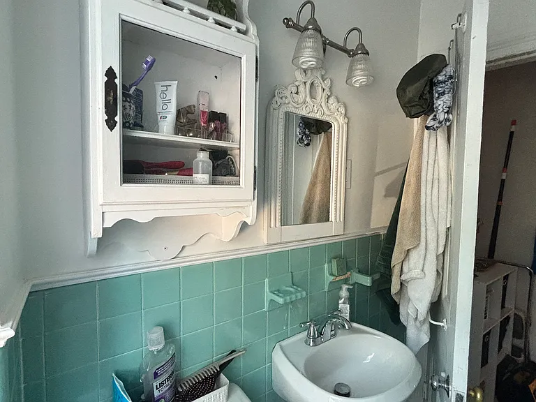 220 S Church St #3 — Photo 5