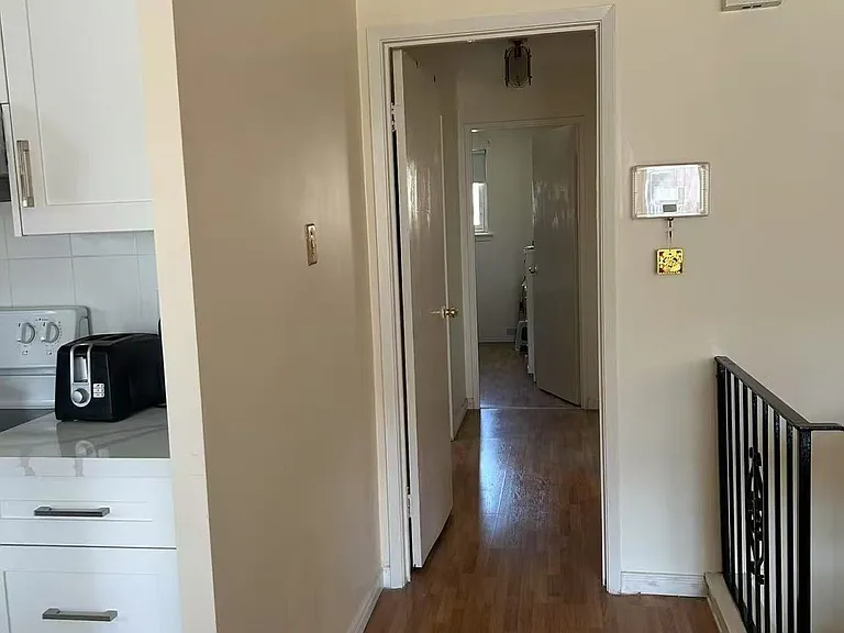 17 Heatherside Dr #UPPER — Photo 5