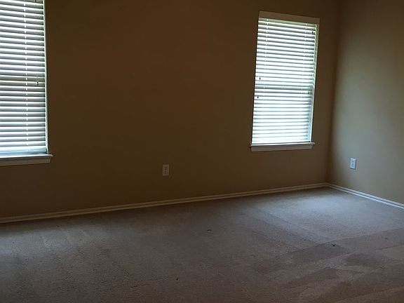 5th image of 4105 Queens Dr