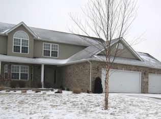 941 Country Pointe Ln, Marine, IL 62061