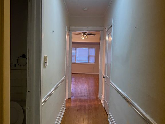 5th image of 1516 W Bryn Mawr Ave #2