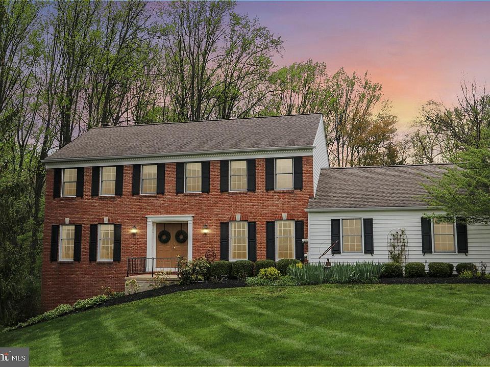 1st image of 219 Wiltshire Dr