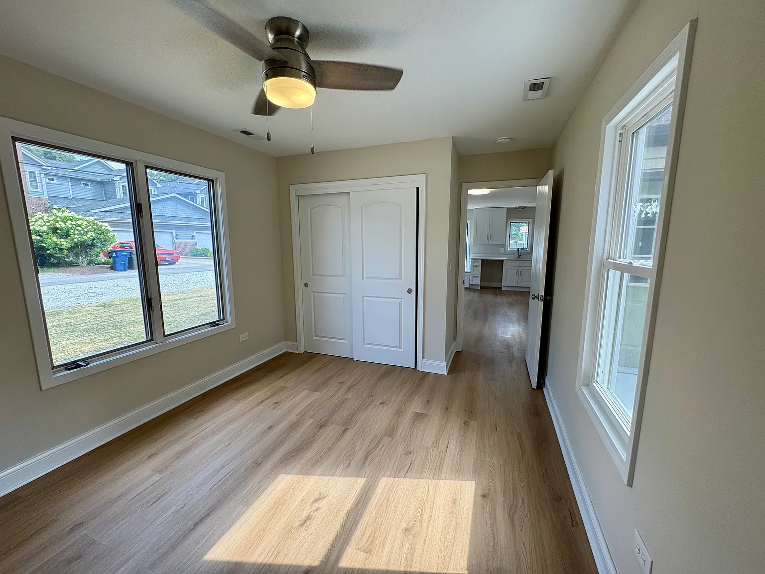 2 bed, 900 sqft, $2,200 — Photo 4