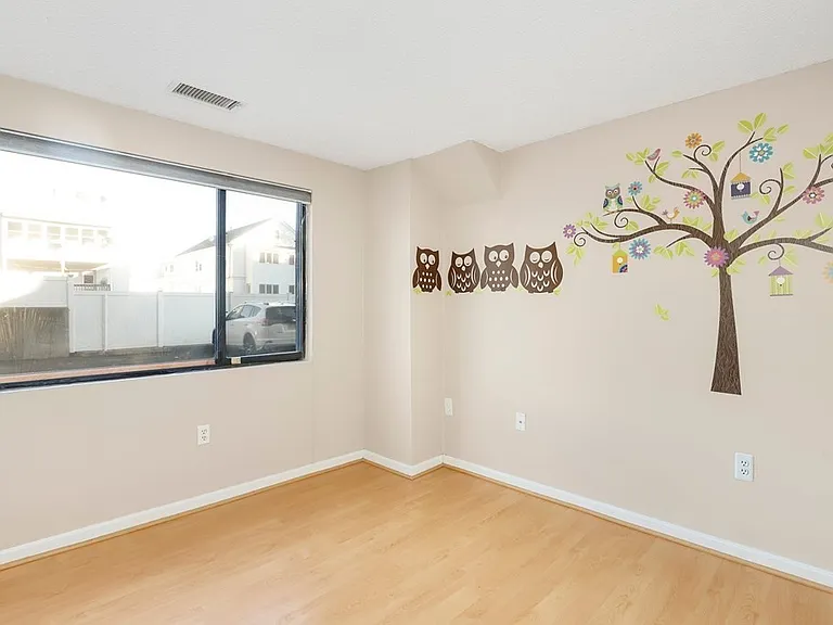 8 9th St #116 — Photo 10