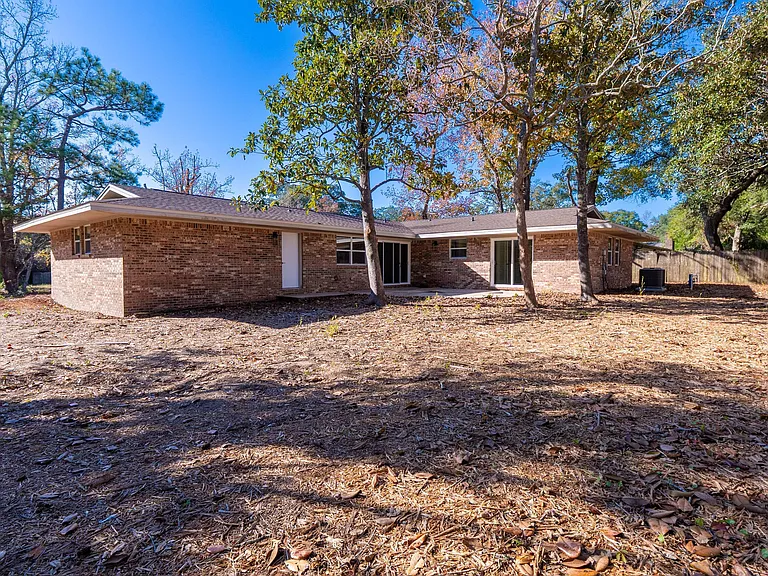 1 Stafford Cir — Photo 33