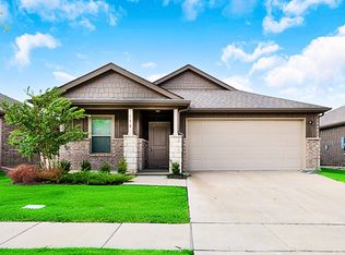 208 Fairmeade Dr, Terrell, TX 75160
