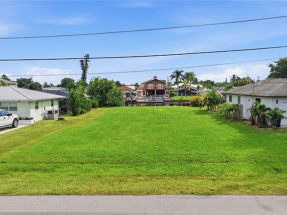 3rd image of 2148 Bahama Ave