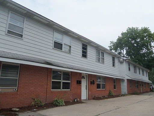 1st image of 2824 E Memorial Dr APT 8