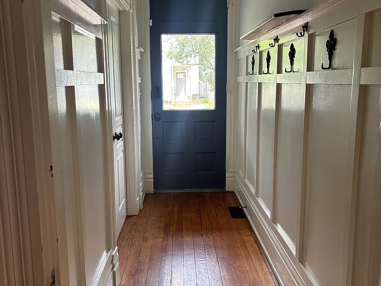 524 E Ormsby Ave — Photo 2