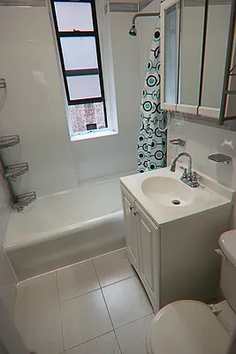 Rented by PMG Real Estate  | media 13