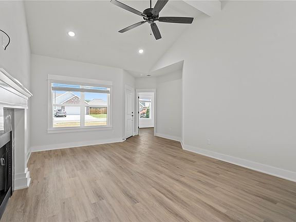 3rd image of 125 N Panther Ave