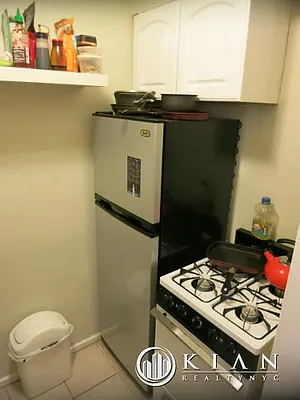 Rented by Kian Realty | media 14