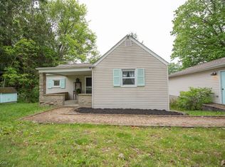 8015 Lake Dr SW, Sherrodsville, OH