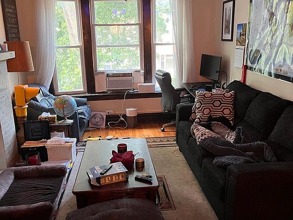 2nd image of 1959 W Farragut Ave #2F