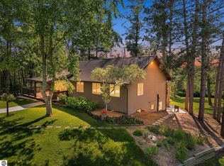 23581 210th Ave, Tustin, MI 49688