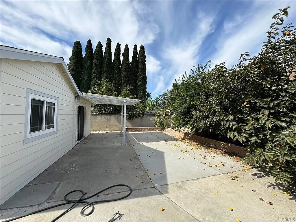 3 bed, 1.5 bath, 984 sqft, $3,400 — Photo 3