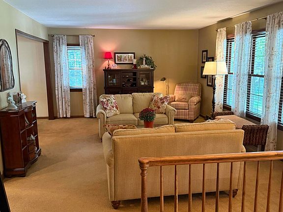 5th image of 1219 Sunrise Cir