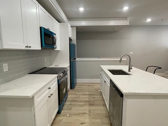 3rd image of 1417 N Franklin St #2B