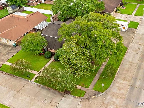 3rd image of 205 Nederland Dr