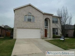 1040 Harriman Dr, Saginaw, TX 76131