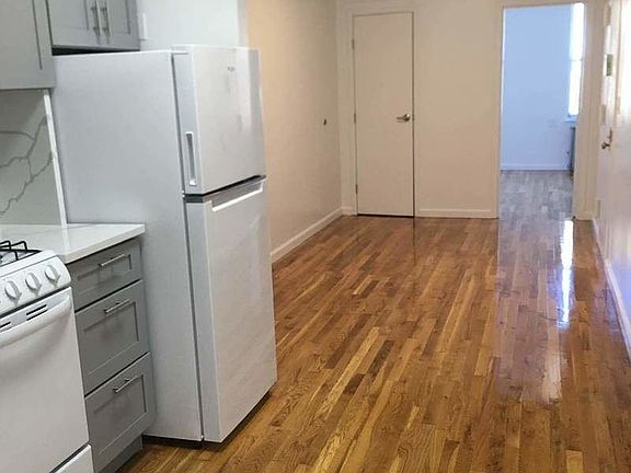 3rd image of 430 Humboldt St APT 3R